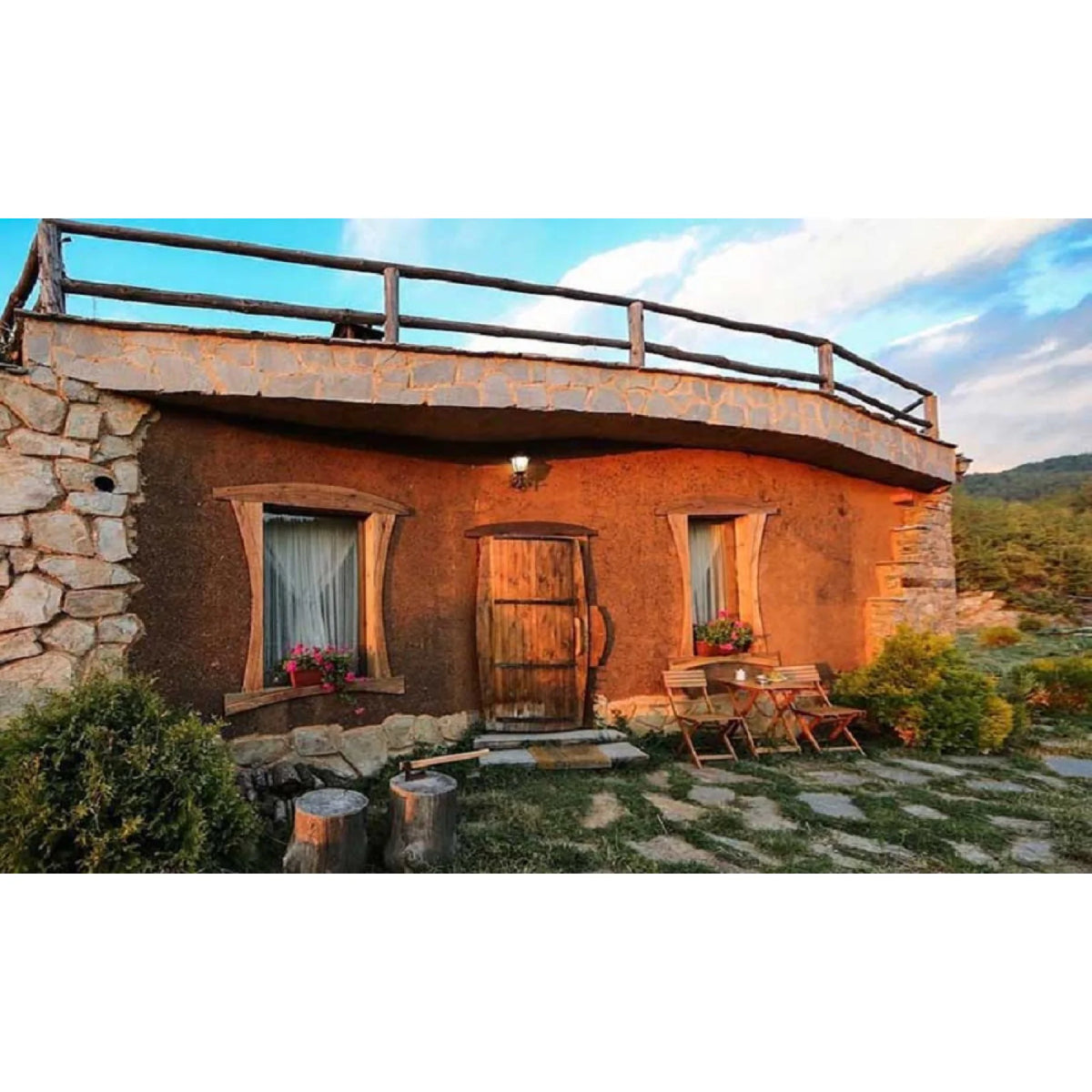 СПЕЧЕЛИ 2 Нощувки за двама в екокъща "Землянка"